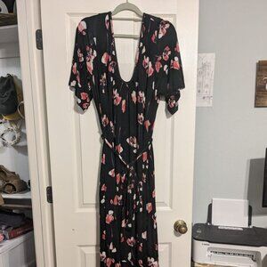 Latched Mama Momper Plus GUC